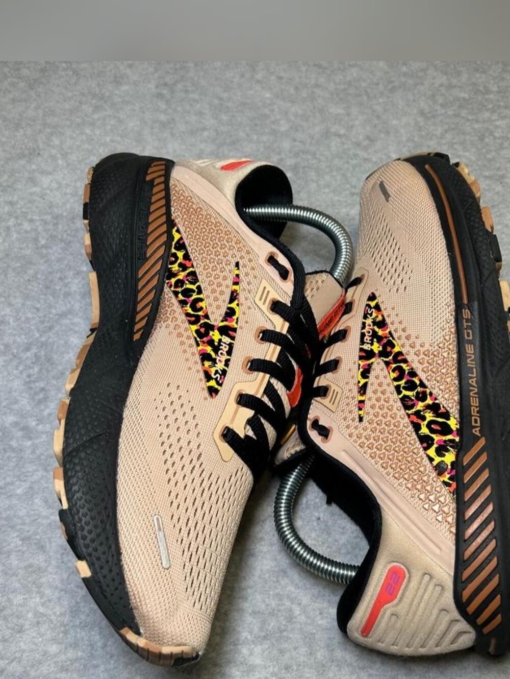 Brooks Adrenaline GTS 22 Running Shoes